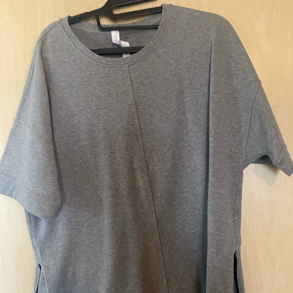Lululemon top